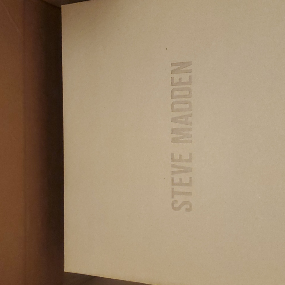 Size 5 Steve Madden Boots - Picture 2 of 3